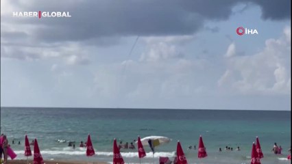 Alanya açıklarında tatilcileri korkutan hortum