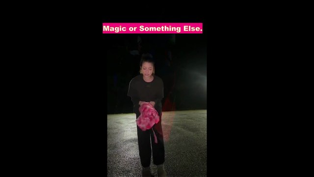 😊A spontaneous clip of a girl trying out her new umbrella, but the video has surpassed 100 million views due to a sudden sound in the video! 🤯 Yes, the sound sounds real. It's the sound of what, is there anybody who can explain it?💨💨💨💨💨🏃🏻‍♂️