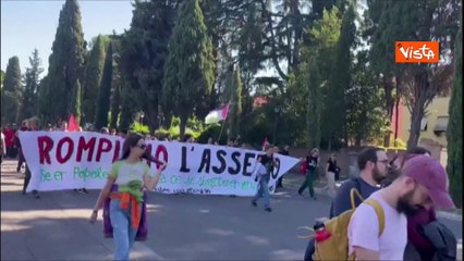 "Siamo tutti sulla stessa barca", i cartelli del corteo pro Gaza per la Flotilla a Roma