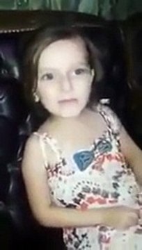 فيديو مؤثر لطفلة سورية تُغني قبل قصف منزلها بلحظات في حلب!