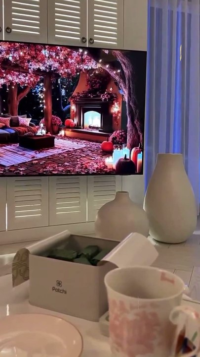 نجلاء عبد العزيز تثير الجدل بعد ظهورها الاول من وفاة عساف