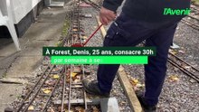 Denis, 25 ans, passe 30h par semaine à bichonner ses "petits trains" à vapeur à Forest