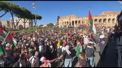 Una marea umana a Roma per Gaza: "Siamo un milione"