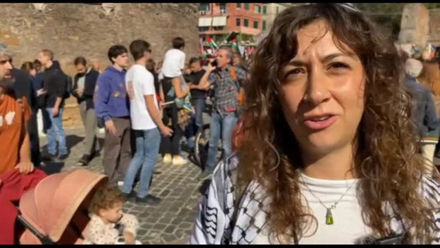 Le voci dei manifestanti per Gaza: svegliati per qualcosa di umano