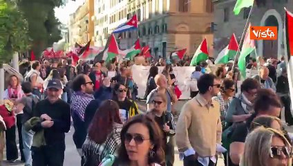 "Palestina libera", il coro dei manifestanti al corteo pro Gaza a Roma