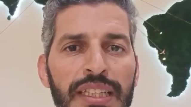 Yassine Lafram dopo la Flotilla rientra in Italia con altri 25 italiani: «Stiamo bene, giorni difficili. Ora speriamo nel rientro di tutti»