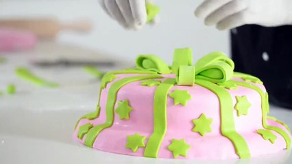 حضري قالب مميز من الحلوى في عيد الأم