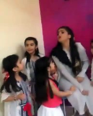 من الذي قبلته حلا الترك في كواليس مسرحيتها؟؟!