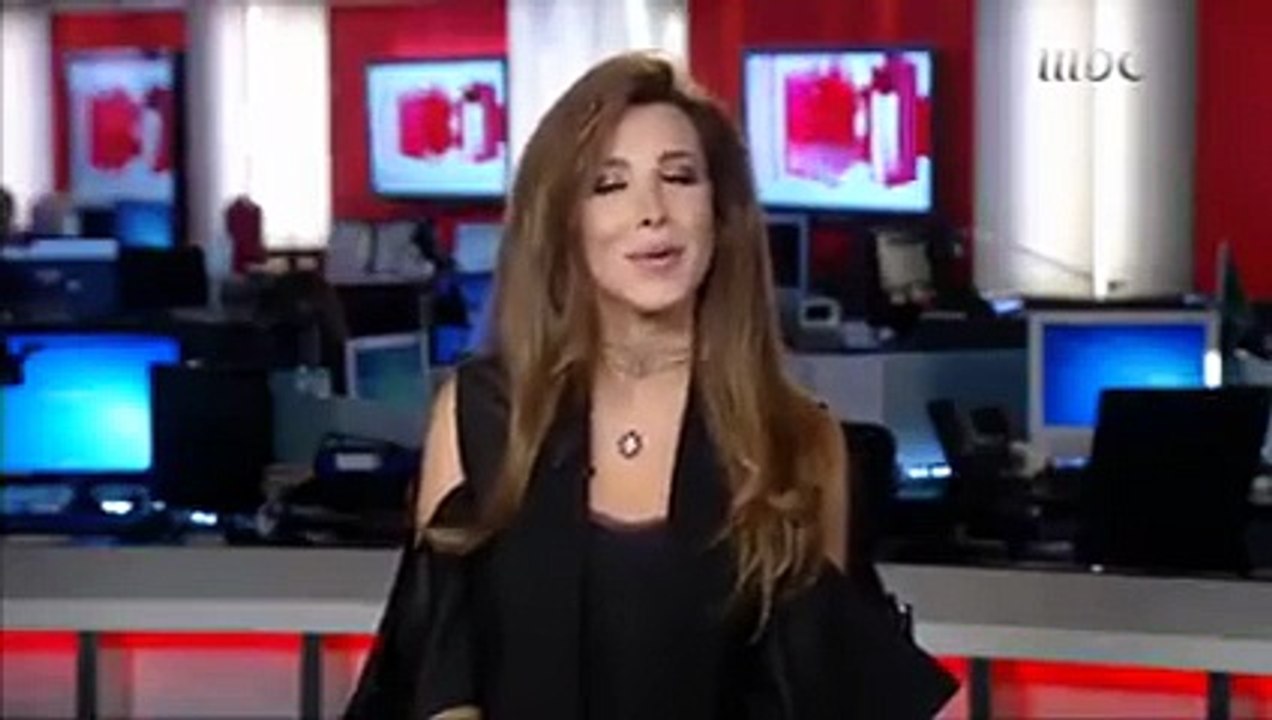 بالفيديو.. نانسي عجرم مذيعة نشرة إخبارية لأول مرة!