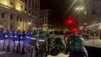 Anarchici in azione, polizia schierata in via dello Statuto