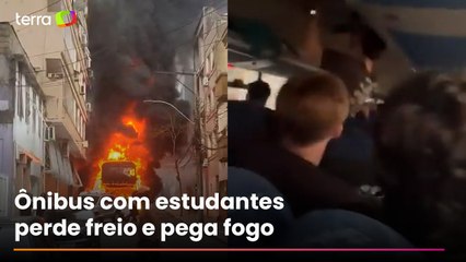 Ônibus de excursão pega fogo após perder freio em Porto Alegre