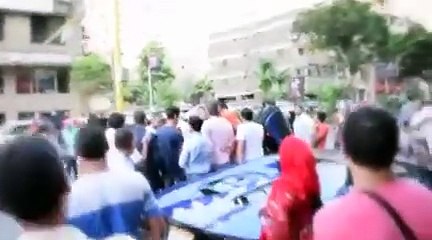 بالفيديو.. تجمهر أمام منزل محمد رمضان ومعجبوه يشيدون بتواضعه وفخامة منزله