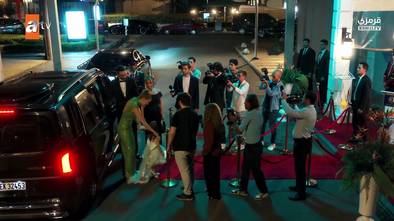 مسلسل غريب في المرآة الحلقة 1 مترجمة