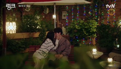 She finally kissed him🤭 Love nextdoor