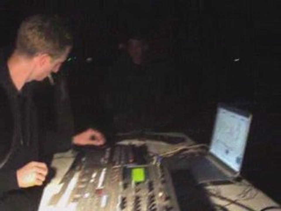 2PY (Triptonik) live @Crucey 2K8