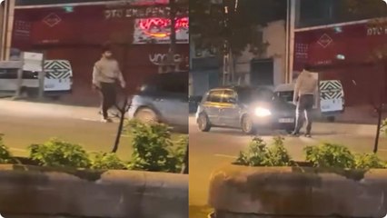 Sultangazi'de yolda ilerleyen araca yumruk attı; kendisini uyaranları bıçakla tehdit etti