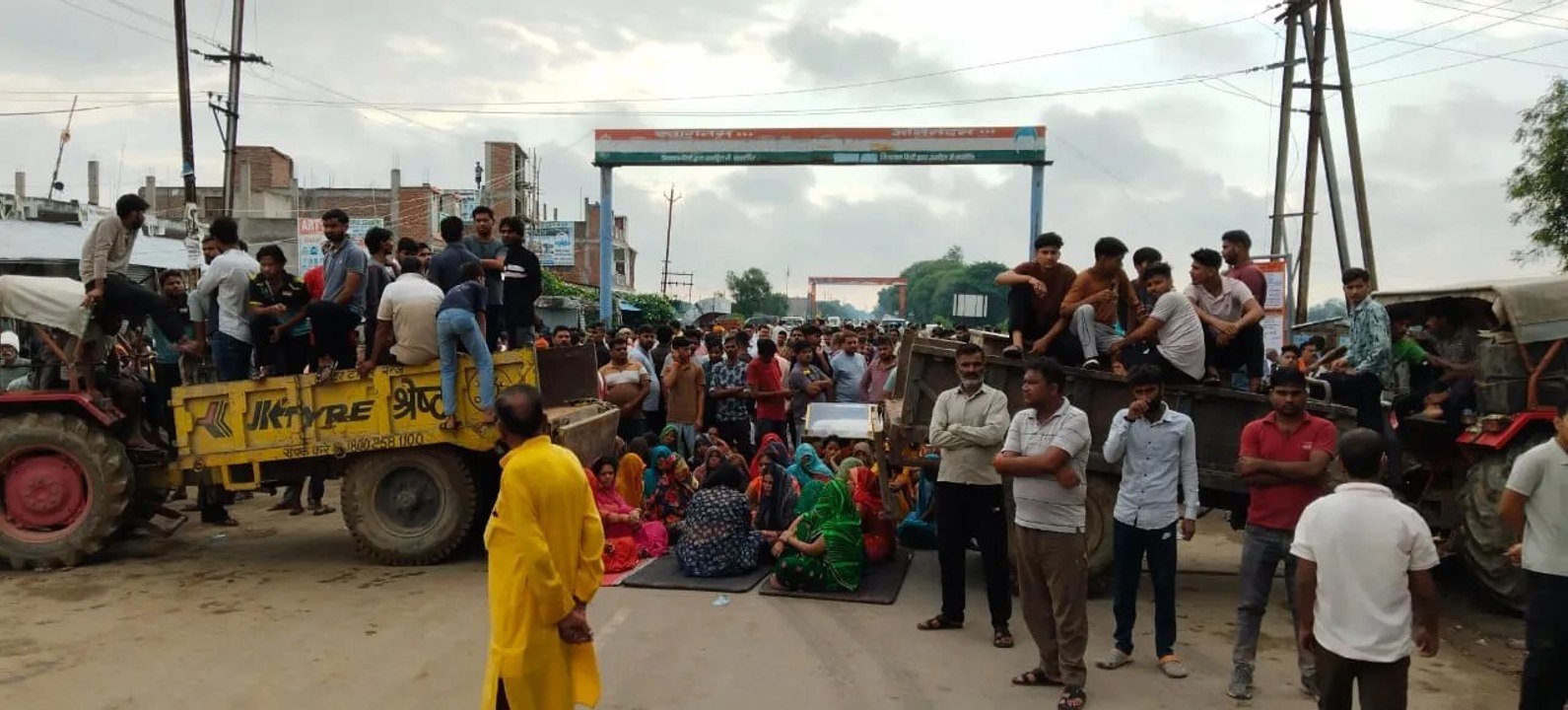 युवक की मौत के विरोध में साढ़े चार घंटे तक हाईवे जाम, बंद रहे बाजार