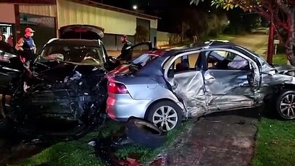 Colisão entre HR-V e Voyage deixa feridos em Cascavel