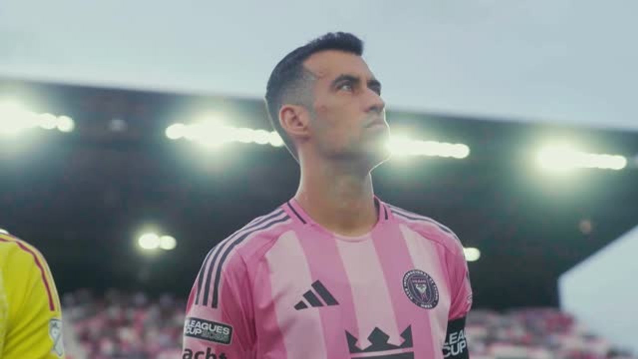 Football legends honour Busquets ahead of retirement