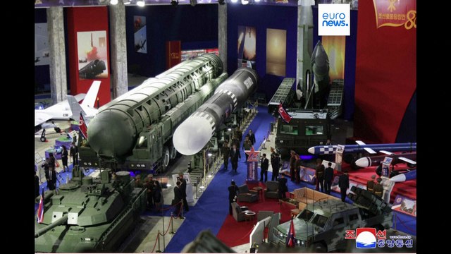 افتتاح نمایشگاه نظامی کره شمالی با تهدید علیه واشنگتن؛ کیم: توان هسته‌ای ستون فقرات بازدارندگی است