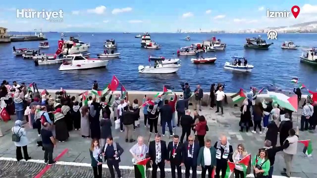 Filistin ile Küresel Sumud Filosu'na denizden destek