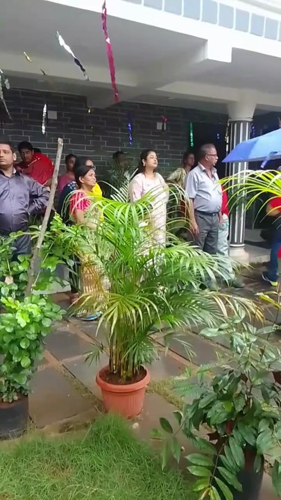 Crowd at Dev Kund