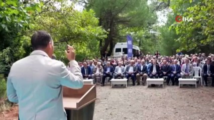 2 Dakikada 1 Kilo Bal Yedi!