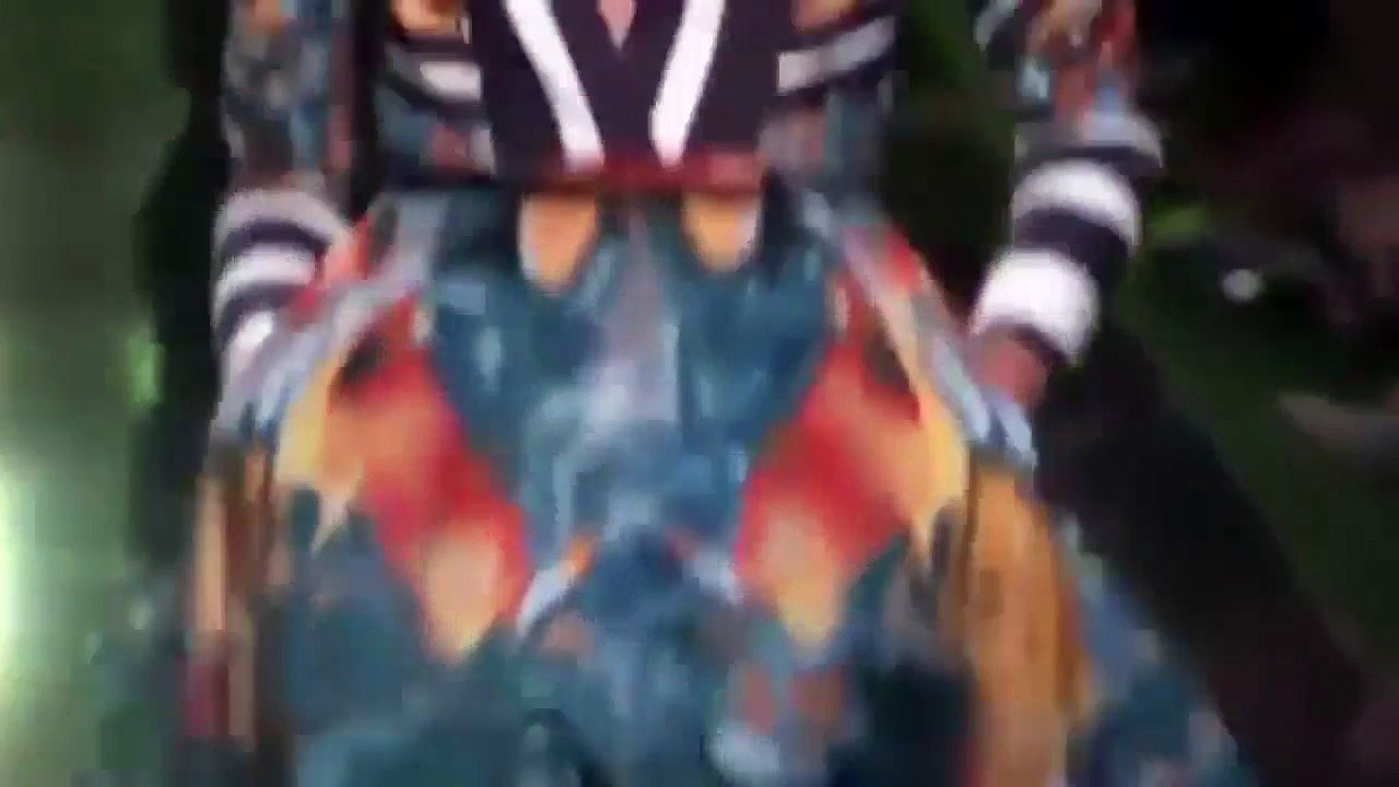 تشكيلة ايلي صعب لربيع وصيف 2015