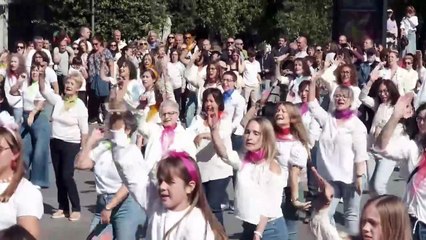 Impresionante Flashmob en Homenaje a Concha Velasco 🎬