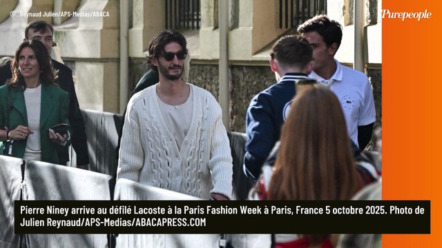 Pierre Niney sort de son isolement et retrouve Adèle Exarchopoulos, en jogging oversize, au défilé Lacoste
