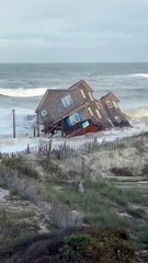 En Caroline du Nord, 9 maisons ont été avalées par l’océan en seulement 4 jours.