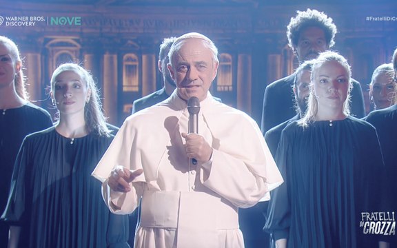 Fratelli di Crozza: Crozza imita Papa Leone che canta per la pace