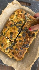 Brownie salé aux courgettes et tomates séchés et fêta 🥒