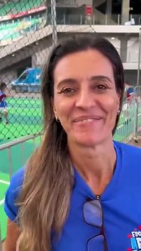Torcedores do Bahia marcam presença no Esquadrão Arena Kids antes de jogo contra o Flamengo