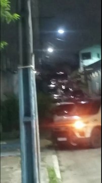 Suspeitos trocam tiros com a PM e fazem moradores reféns em bairro de Lauro de Freitas