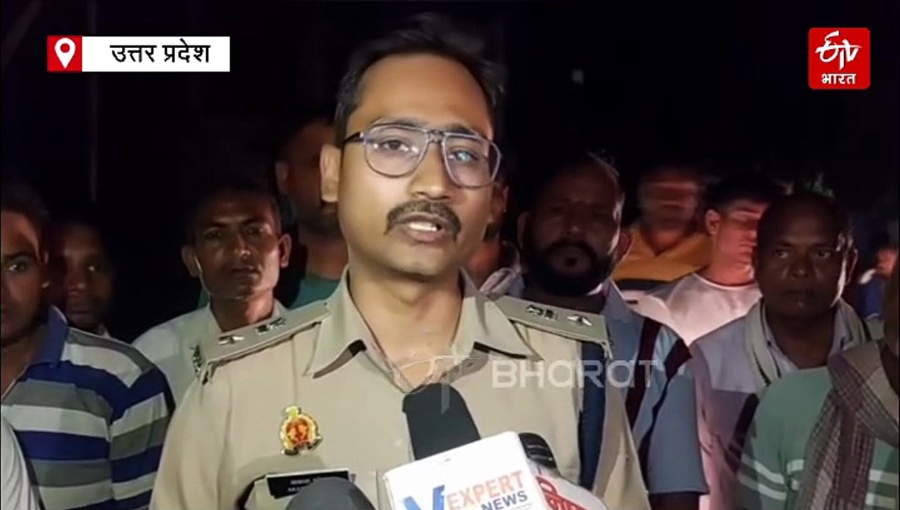 वाराणसी में तेज रफ्तार कार ने स्कूटी सवार दो लोगों को रौंदा, परिजनों ने शव सड़क पर रख किया चक्का जाम, कई थानों की फोर्स तैनात