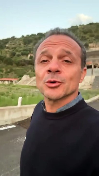 Cateno De Luca - Ma quanto adoro i gatti 😍😍😍 (05.10.25)