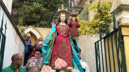 Amalfi (SA) - La processione con la statua della Madonna del Rosario (05.10.25)