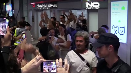 ناشطون إسبان يعودون إلى بلادهم بعد احتجازهم في إسرائيل خلال مشاركتهم في أسطول الصمود