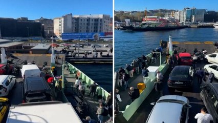 Sirkeci'de feribot iskeleye çarptı!