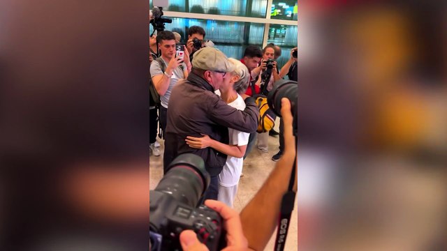 Ada Colau y Jordi Coronas llegan a Barcelona denunciando maltrato por parte de Israel