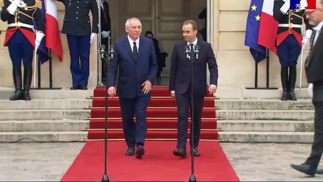 Dimite el primer ministro de Francia un día después de formar Gobierno