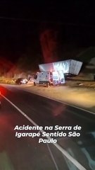 Acidente com carreta na BR-381 interdita pista