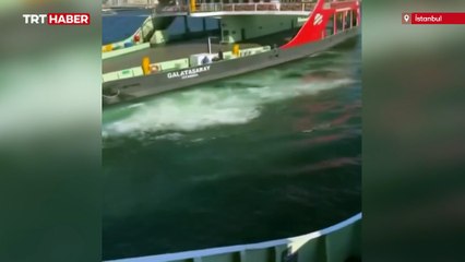 İstanbul'da feribot iskeleye çarptı