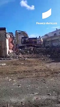 EN IMAGES. À Fort-de-France, la démolition de l'ancien bâtiment de France-Antilles s'accélère 