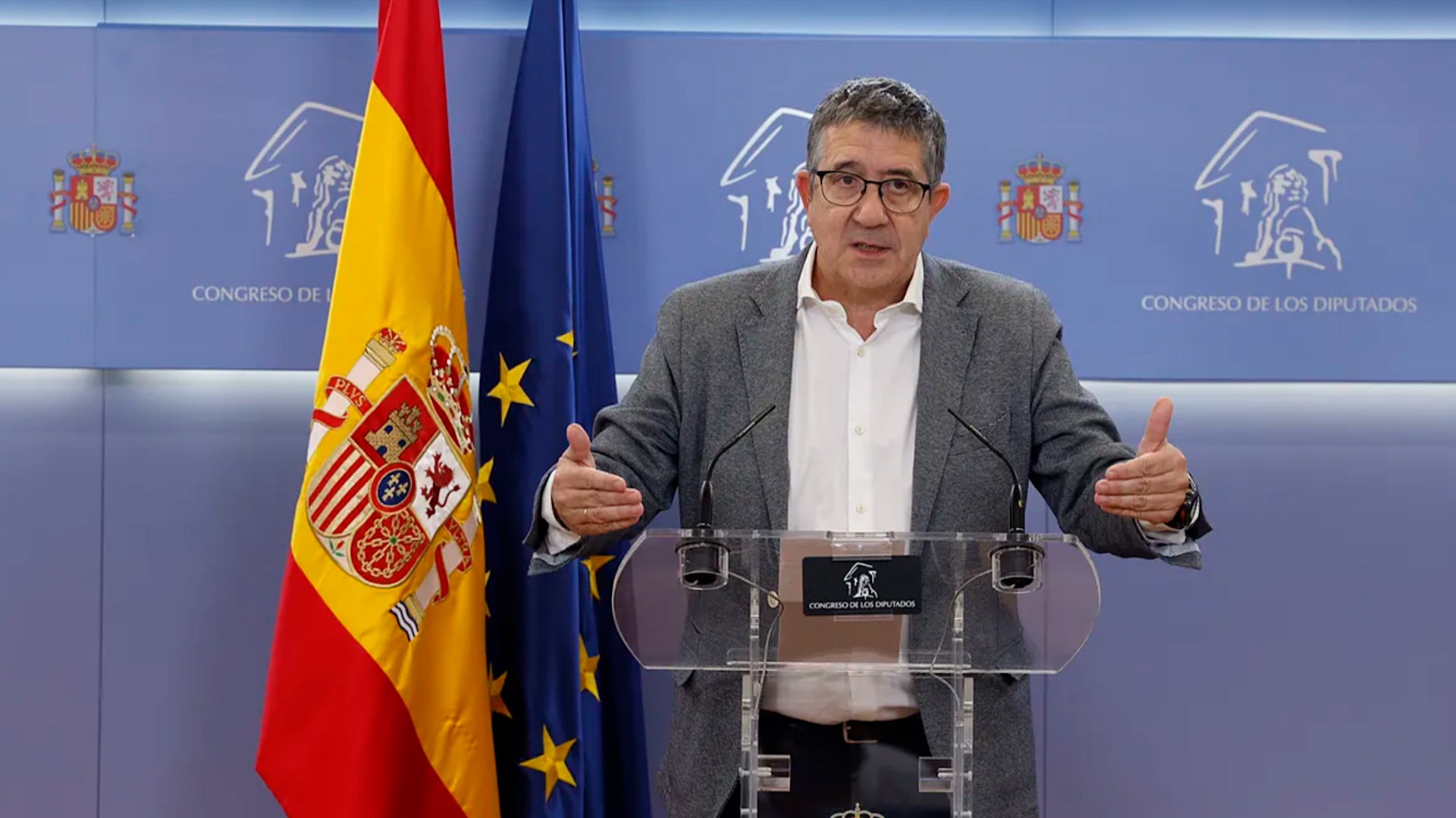 Patxi López la lía y el PSOE tiene que corregir sus palabras: "El Congreso paga en metálico"