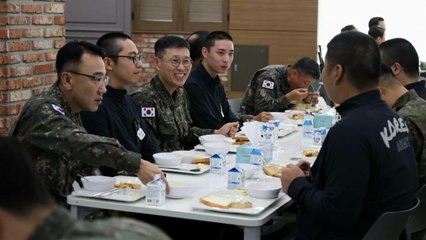 육군총장, 훈련병과 추석 식사..."복무여건 개선" / YTN
