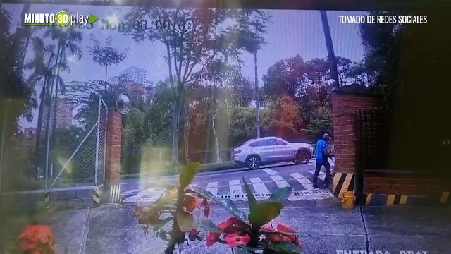 ¡Se salvó de milagro! Así fue el accidente del camión en Los Balsos; casi aplasta un motociclista