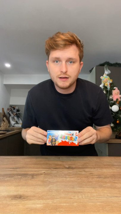 On ouvre 24 Kinder Surprise de la collection Playmobil DC Comics 🥳✨ bon… je ne connais pas tous les personnages, mais je suis sûr que vous, vous les connaissez 😂✨ alors, on fait les 64 ? 👀🎉