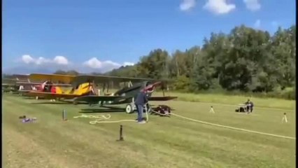 Traina cinque aerei storici dal peso di 3.500 chili: il record di Alex Camera